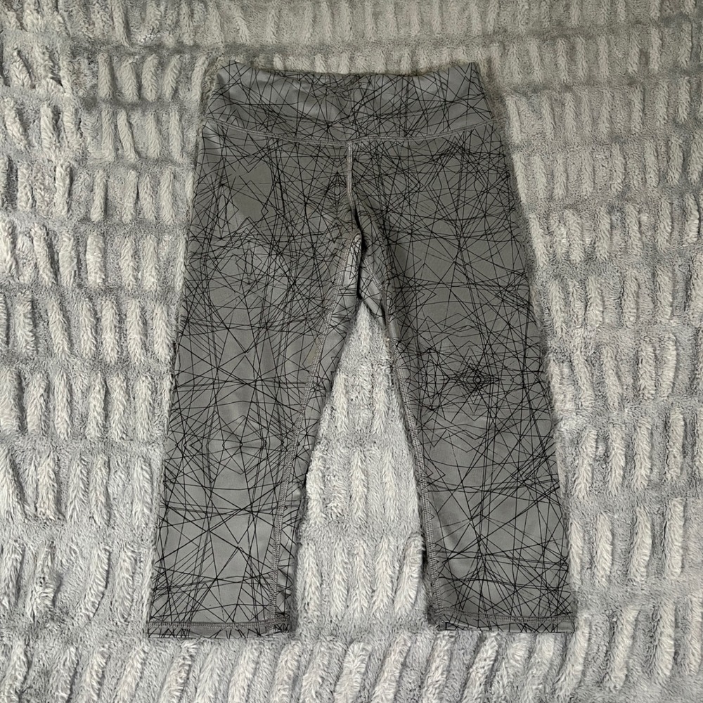 Alo Yoga Gray Black Geometric Linear Print Capri Leggings Womens Size S RN87370